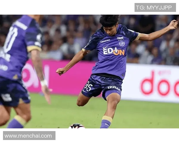 墨尔本胜利与广岛三箭的激烈对决谁能在亚冠赛场笑到最后